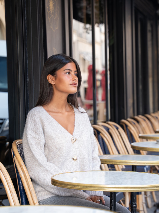 Gilet sable à boutons bijoux dorés – Yaëlli Paris