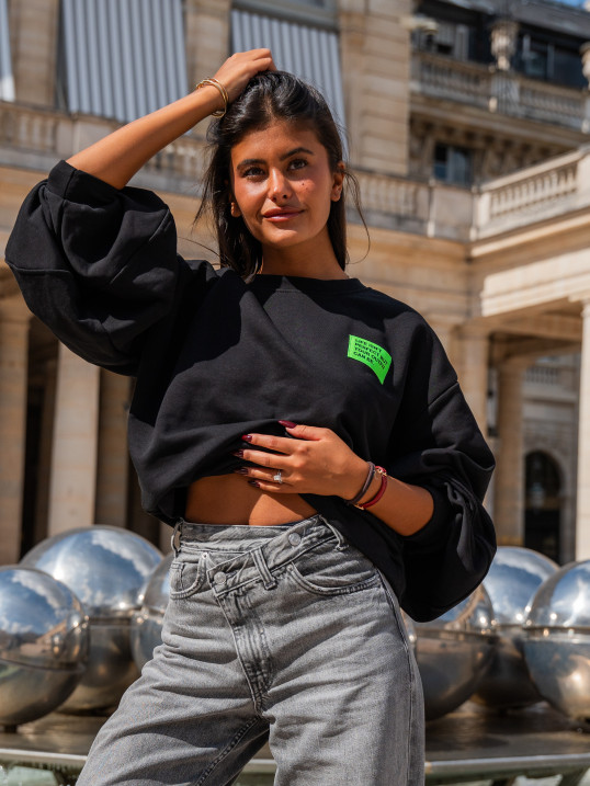 SWEAT NOIR - LIFE ISN'T PERFECT BUT YOUR OUTFIT CAN BE– YAËLLI PARIS