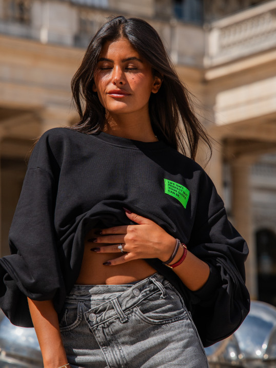 SWEAT NOIR - LIFE ISN'T PERFECT BUT YOUR OUTFIT CAN BE– YAËLLI PARIS