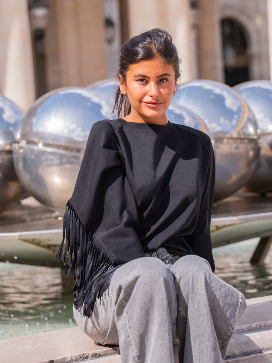SWEAT CASUAL SOPHISTIQUÉ À FRANGES - NOIR | Yaëlli Paris