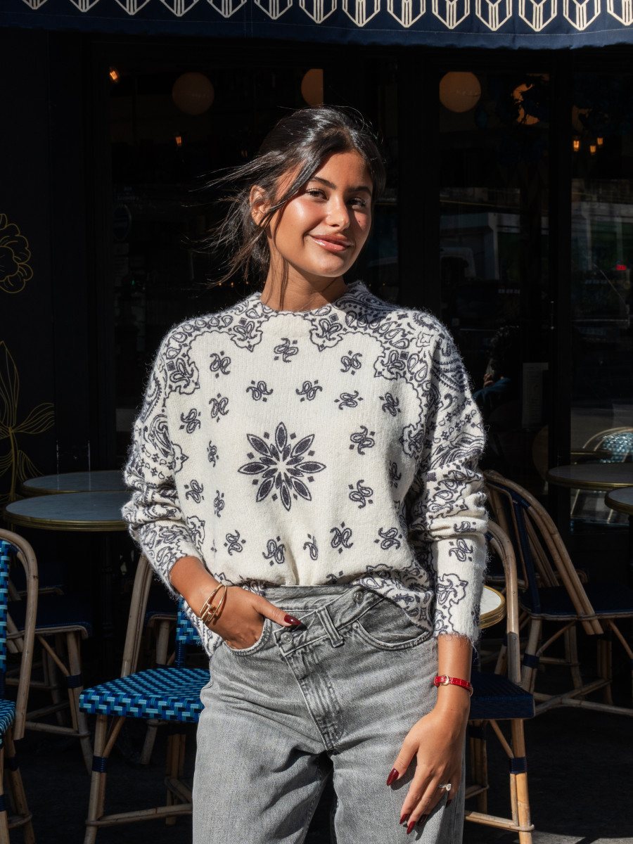Pull femme imprimé cachemire écru et anthracite – Yaëlli Paris