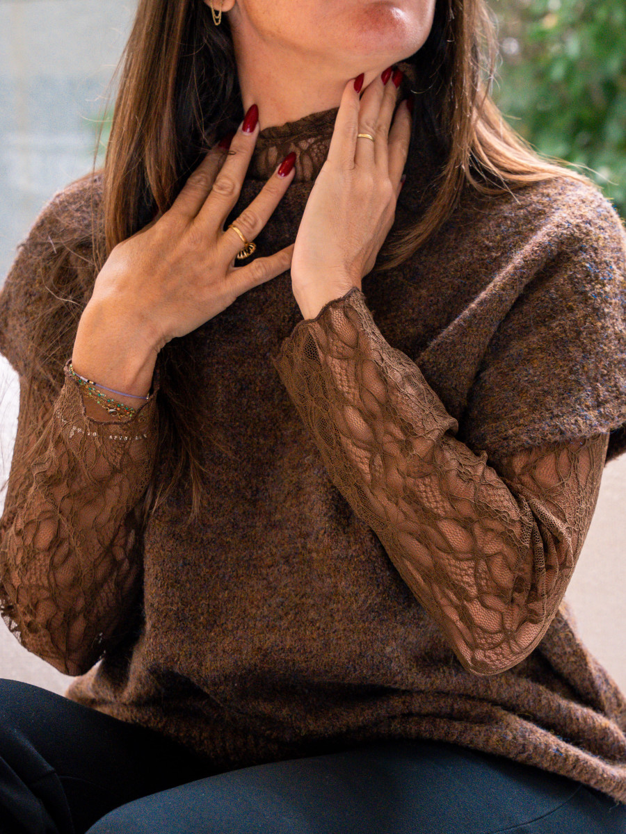 pull dentelle marron