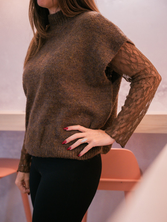 pull dentelle marron