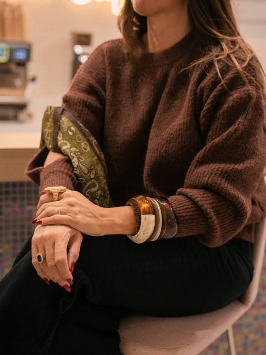 pull avec foulard chocolat
