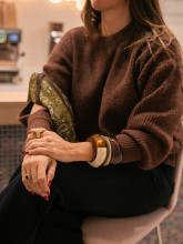 pull avec foulard chocolat