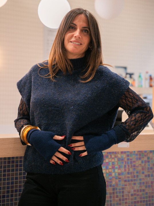 pull dentelle marine