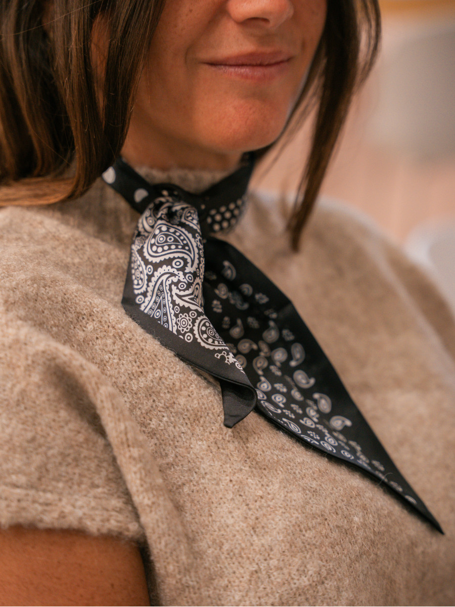 Foulard Noir Bandana & Pois | Accessoire Chic & Graphique – Yaëlli Paris