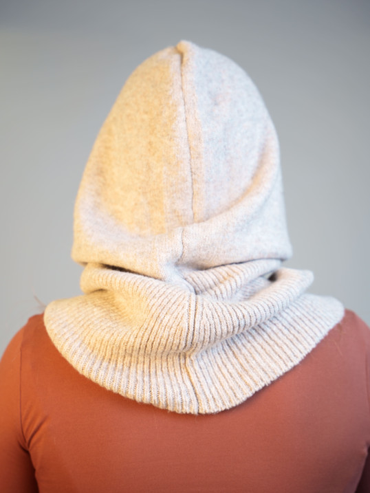 Cagoule Beige | Accessoire d’Hiver Doux & Élégant – Yaëlli Paris