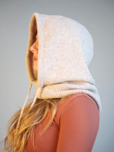 Cagoule Beige | Accessoire d’Hiver Doux & Élégant – Yaëlli Paris
