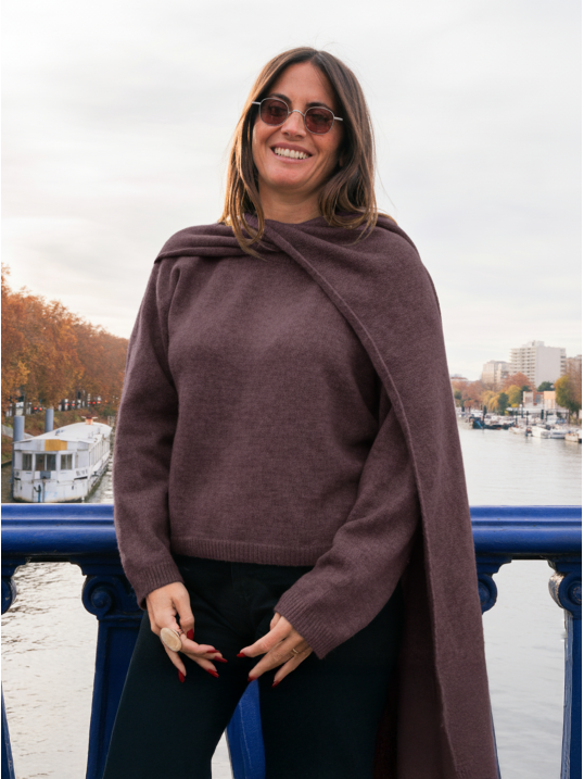 Pull en alpaga avec écharpe – Maille chic et élégante | Yaelli Paris