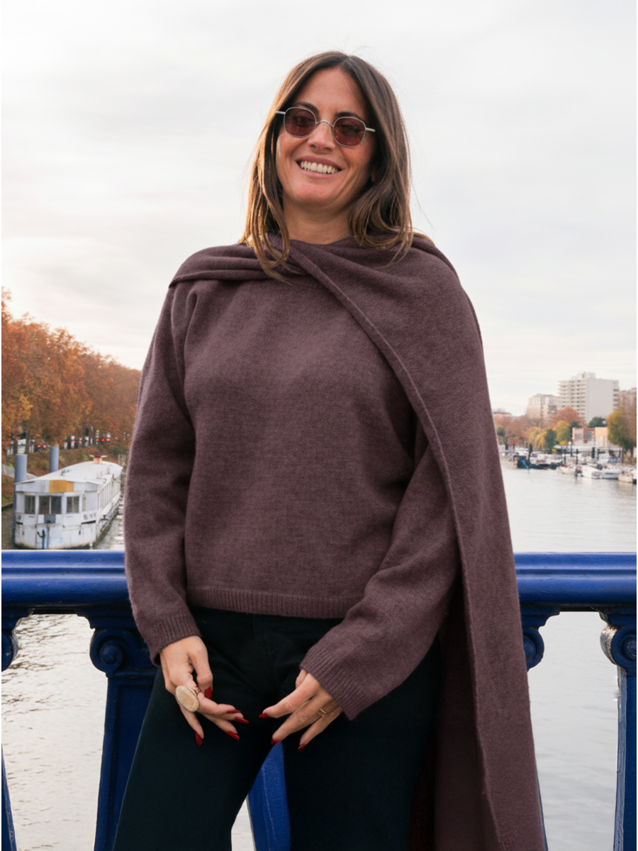 Pull en alpaga avec écharpe – Maille chic et élégante | Yaelli Paris
